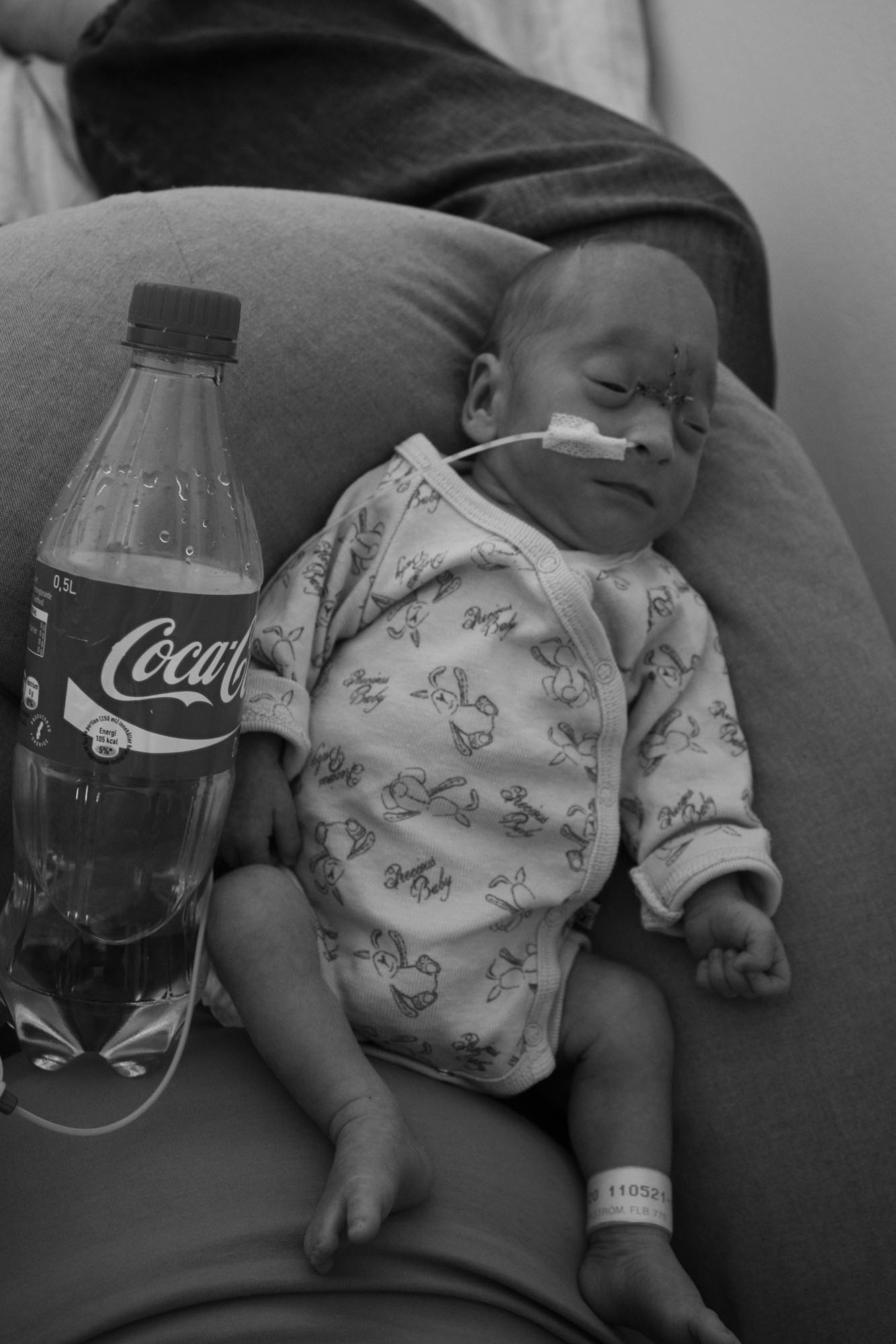 Baby on oxygen in the NICU